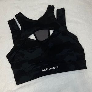 Alphalete Keyhole Sports Bra